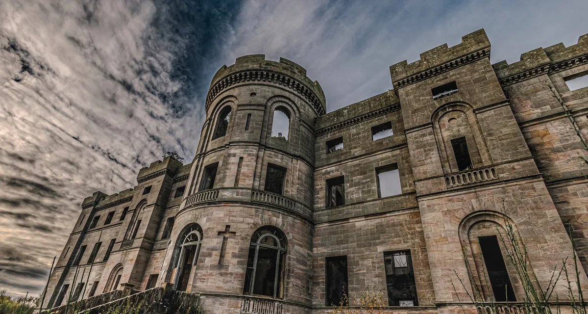 Castelo escocês Dalquharran atrai curiosos e fama de assombrado após décadas de abandono - Imagem do artigo