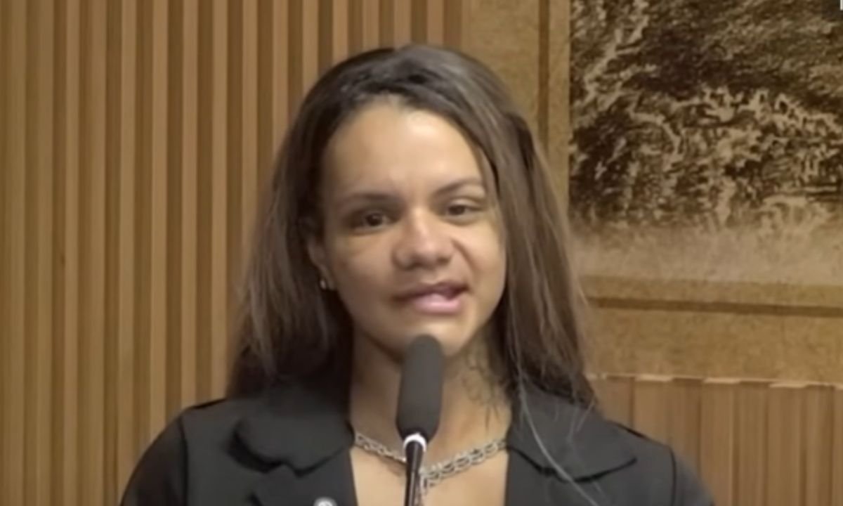 Vítima agredida com 60 socos pelo ex-namorado é homenageada na Câmara Municipal de Natal - Imagem do artigo
