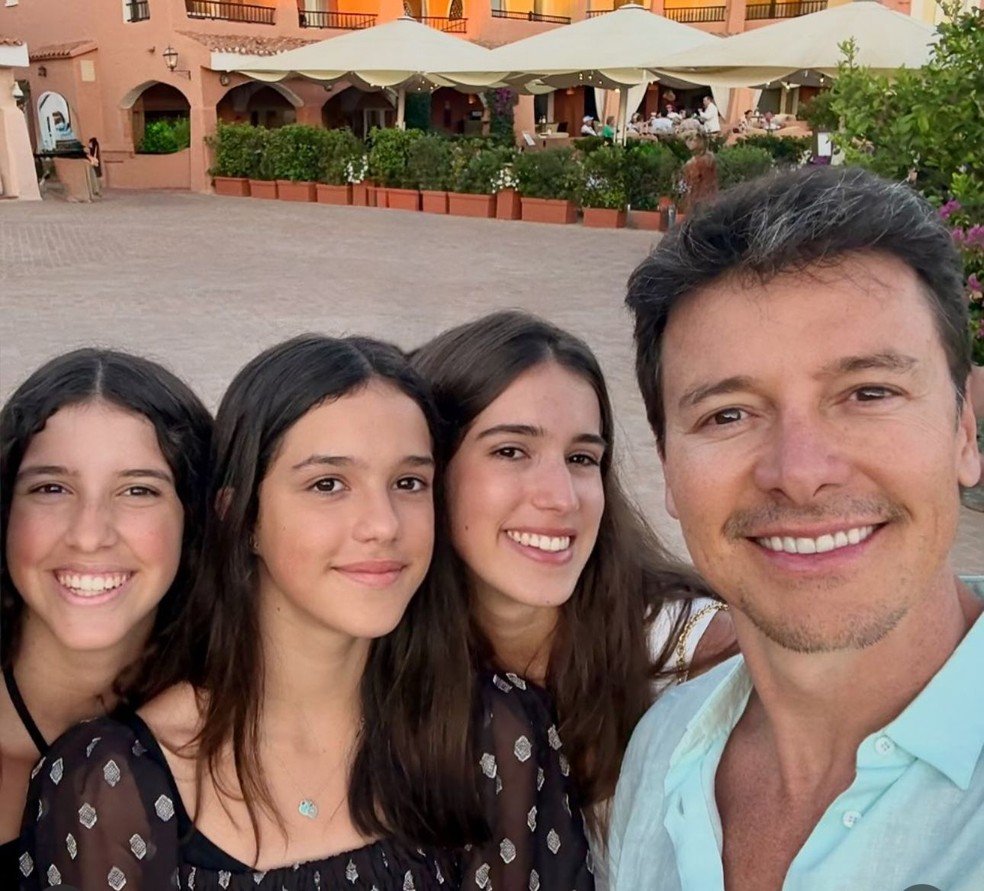 No Dia dos Pais, Vera Viel presta homenagem a Rodrigo Faro no Instagram - Imagem do artigo original