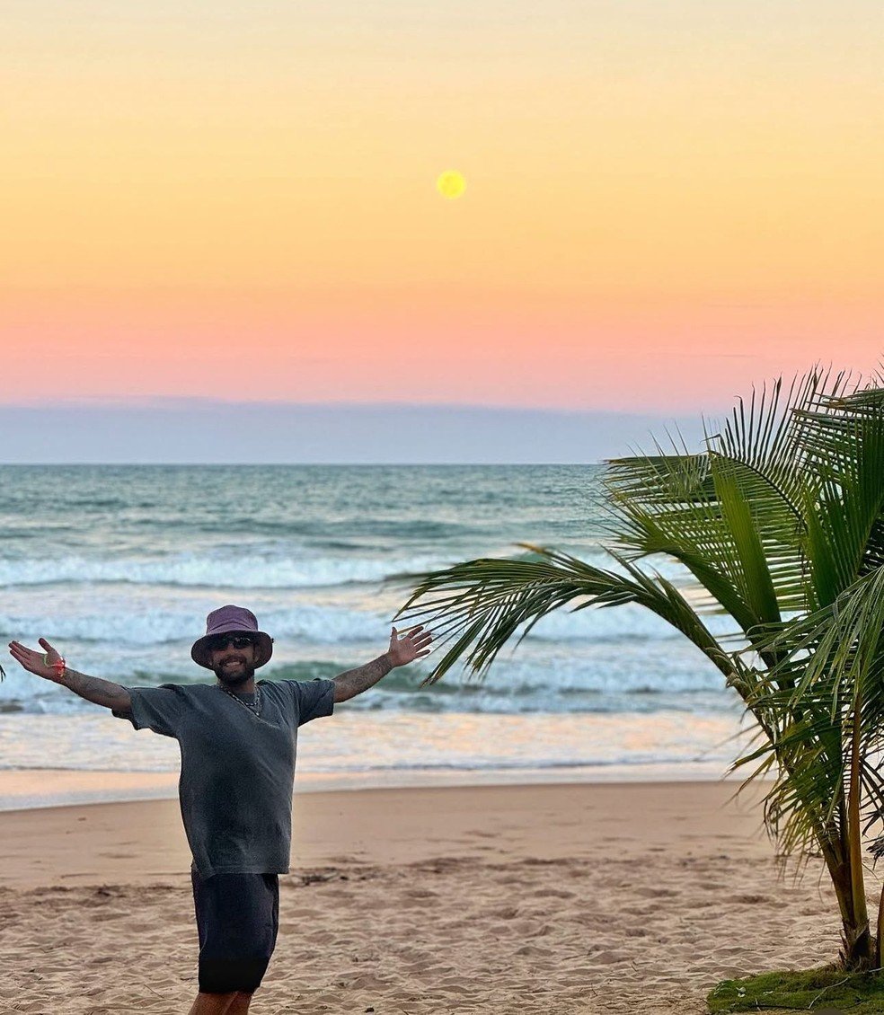 Pedro Scooby completa 37 anos no Dia dos Pais e compartilha fotos de férias na Bahia - Imagem do artigo original