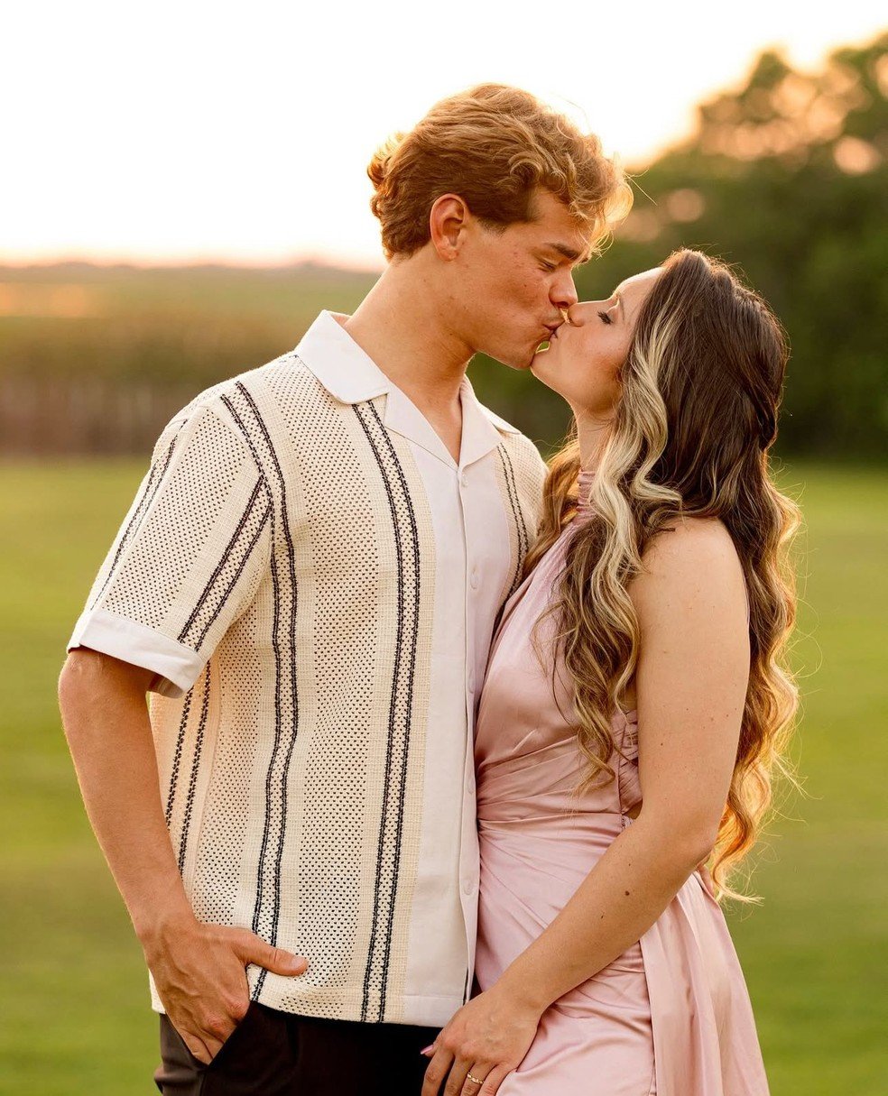 Marina Liberato comemora cinco anos de namoro com Felipe Lessa no Instagram - Imagem do artigo original