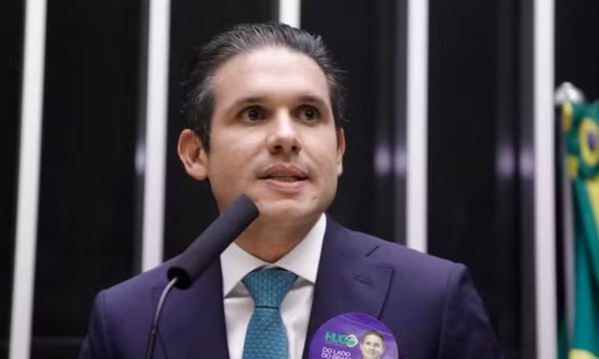 PEC da Blindagem tenta limitar investigações e prisões de deputados e senadores - Imagem do artigo