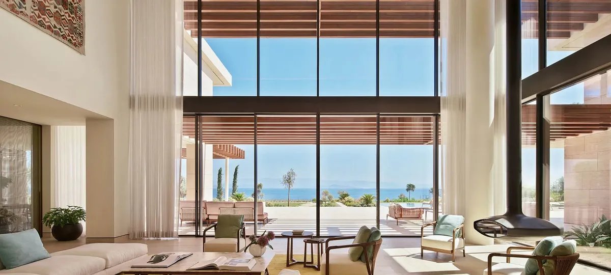 Bulgari exibe primeira mansão de complexo de luxo em Bodrum; resort abre em 2027 - Imagem do artigo