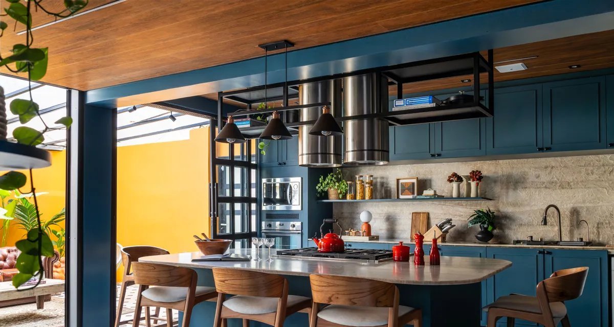 Azul na decoração: 14 combinações mostram a versatilidade da cor em projetos brasileiros - Imagem do artigo
