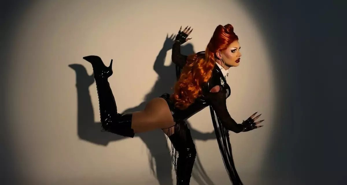 Escolha de botas para drag queens: por que conforto e numeração adequada devem vir antes da estética - Imagem do artigo