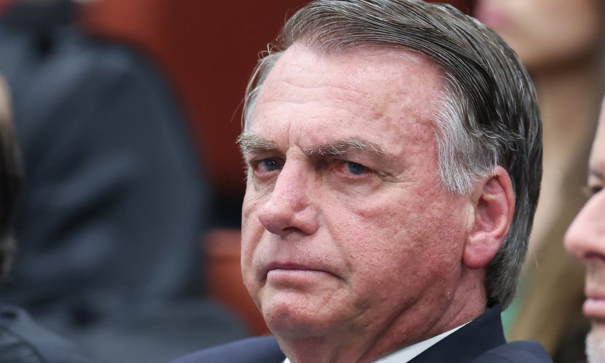 Defesa de Bolsonaro protocola embargos no STF e questiona condenação de 27 anos - Imagem do artigo