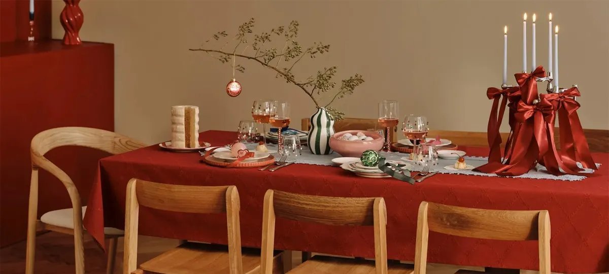 Tendências de Natal 2025: árvores naturais, enfeites LED e seis estilos de decoração ganham força - Imagem do artigo