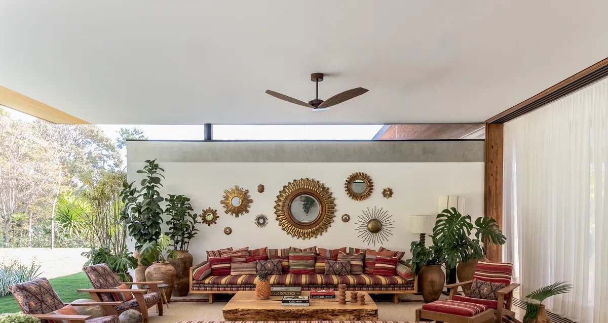 Almofadas seguem relevantes na decoração? Tendências indicam como usá-las em 2026 - Imagem do artigo