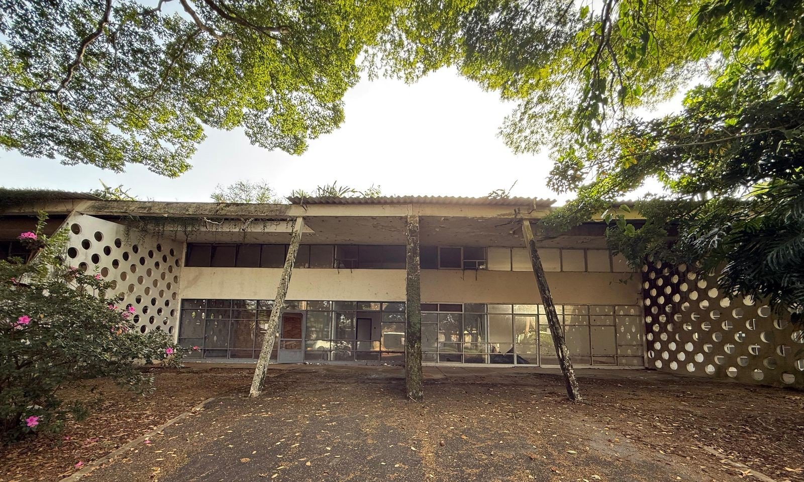 Bloco residencial de Oscar Niemeyer no DCTA, em São José dos Campos, terá demolição iniciada - Imagem do artigo
