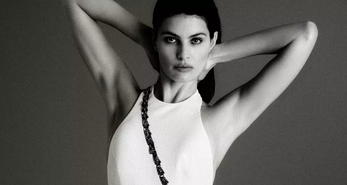 ÁGUA DE COCO comemora 40 anos com coleção limitada “Ano 40” estrelada por Isabeli Fontana - Imagem do artigo