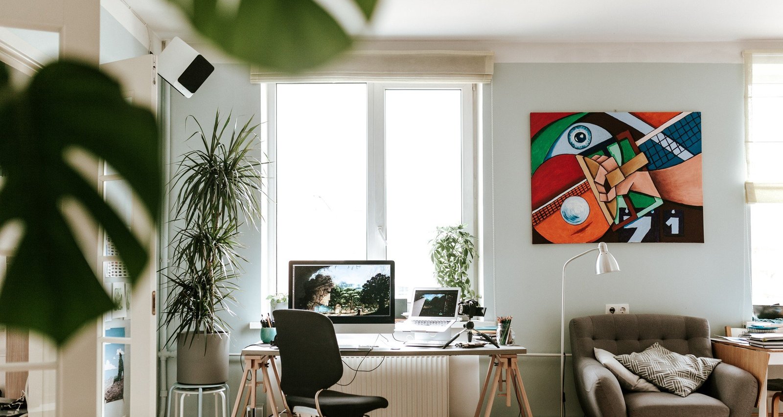 Dicas para harmonizar o home office e a mesa de trabalho e atrair boas energias em 2026 - Imagem do artigo