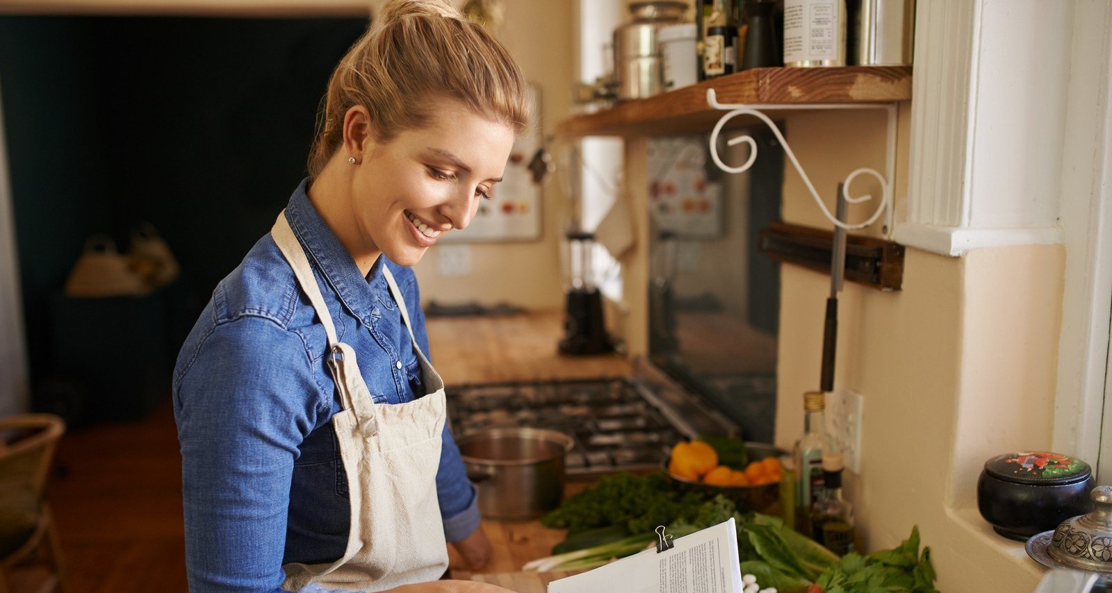 Seleção traz 10 livros de gastronomia para quem gosta de cozinhar - Imagem do artigo