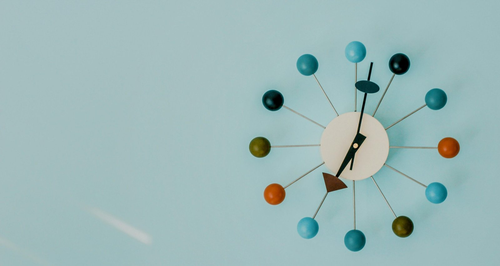 Horas espelho são destacadas como momento estratégico para renovar a energia do lar - Imagem do artigo