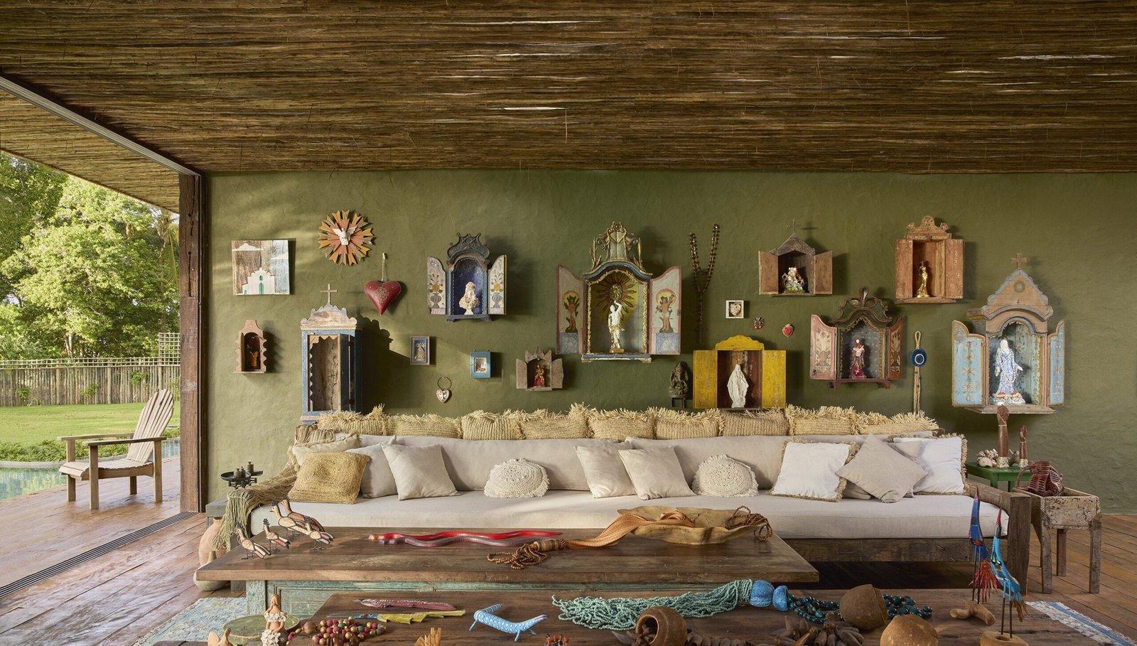 Casa de vidro e materiais reaproveitados renova paisagem de Trancoso - Imagem do artigo