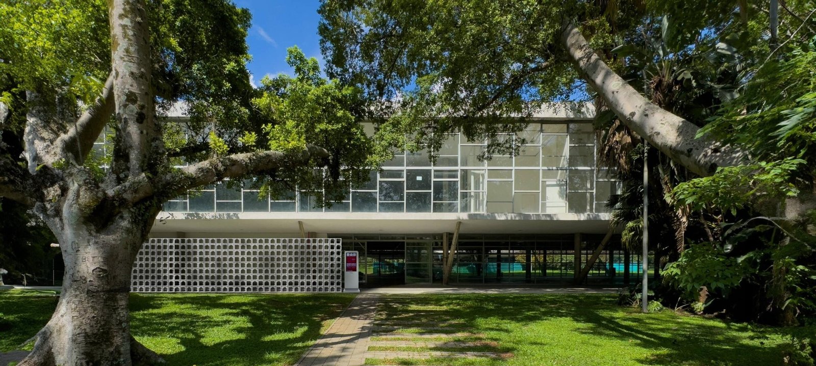 Bienal de Arquitetura Brasileira estreia no Parque Ibirapuera em espaço projetado por Niemeyer - Imagem do artigo